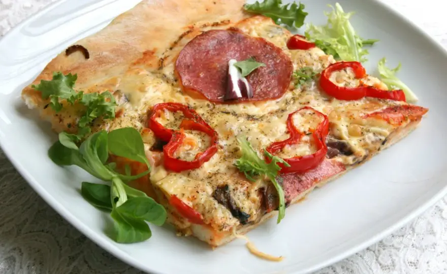 Proste ciasto na pizzę, które zawsze wychodzi