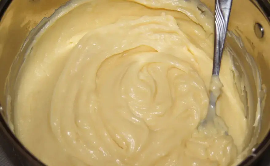 Krem patissiere - jak zrobić gładką bazę do tart i eklerków