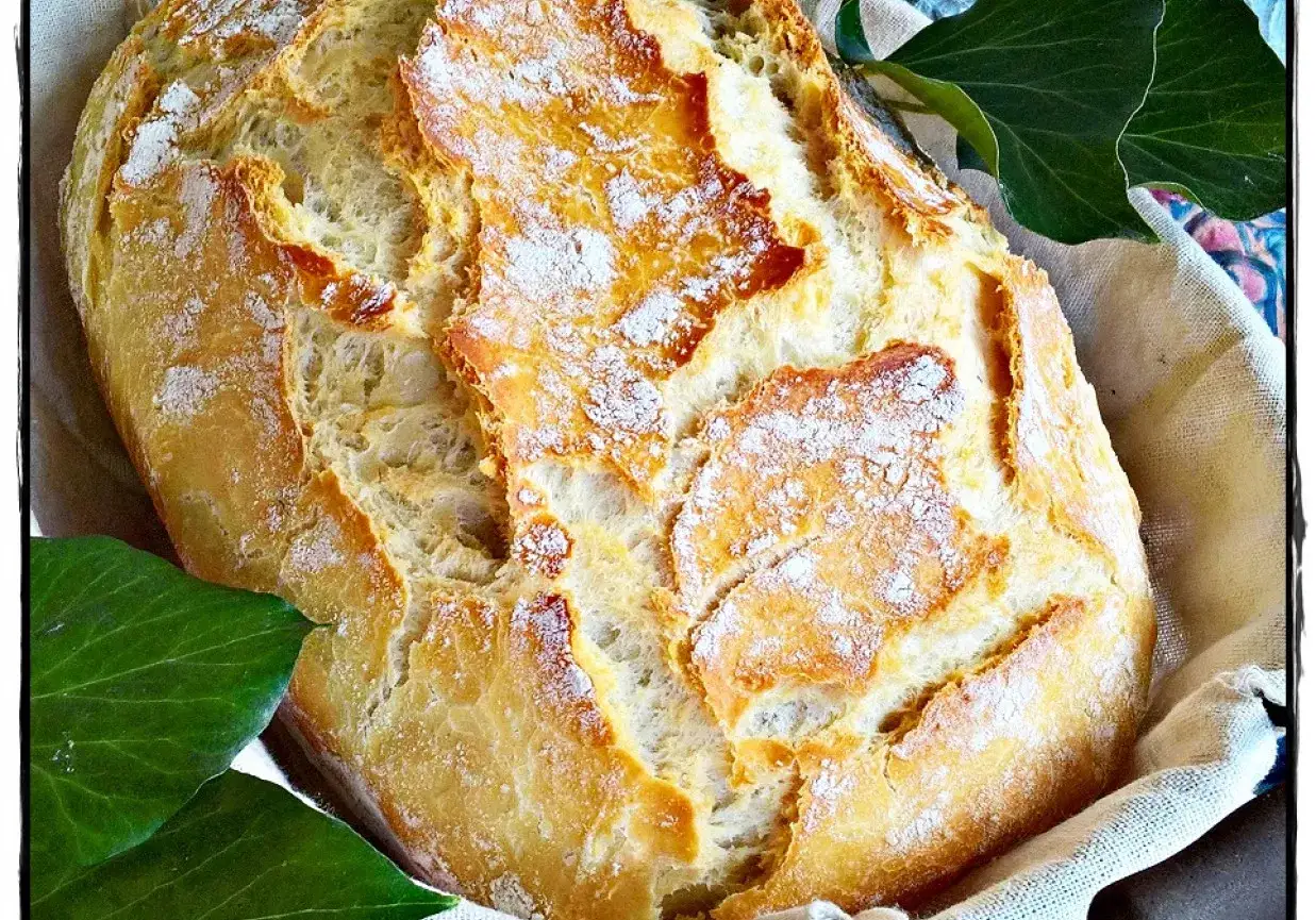 Domowy chleb z chrupiącą skórką, idealny do przygotowania w domu. Zobacz, jak upiec chleb w domu i ciesz się jego smakiem.