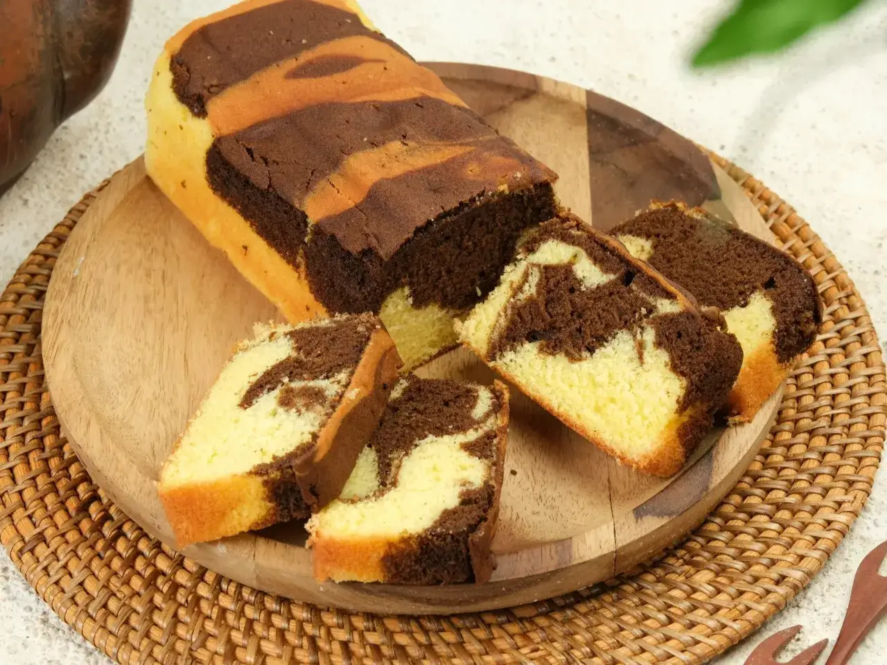 Babka marmurkowa przepis na szklanki. Pyszne ciasto z dwoma smakami, idealne na deser.